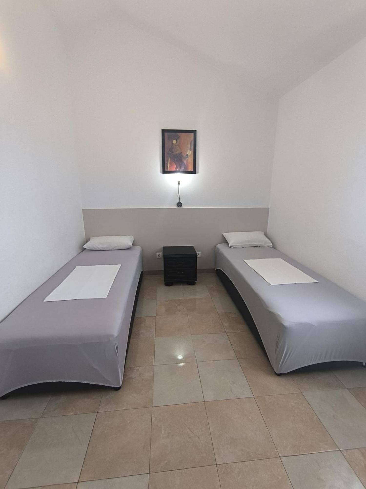 Apartments Otok 2 Trogir Exterior foto